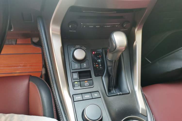 Used Lexus NX 2015 200T All-Wheel-Drive Fēngshàng Edition Gear Lever