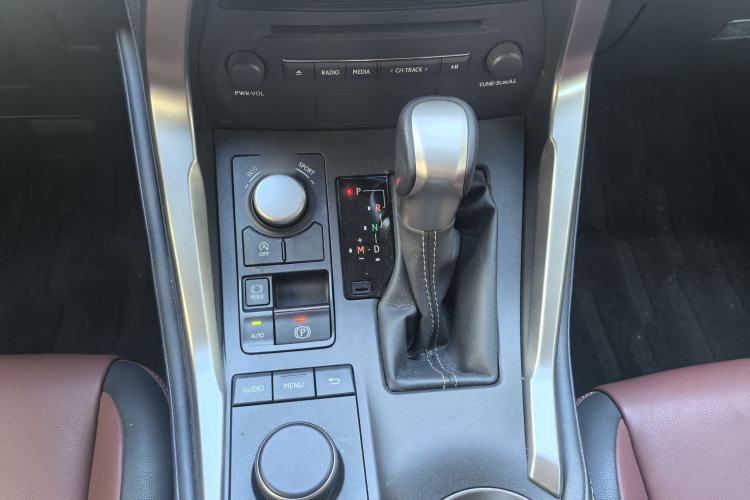 Used Lexus NX 2015 200T All-Wheel-Drive Fēngshàng Edition Gear Lever