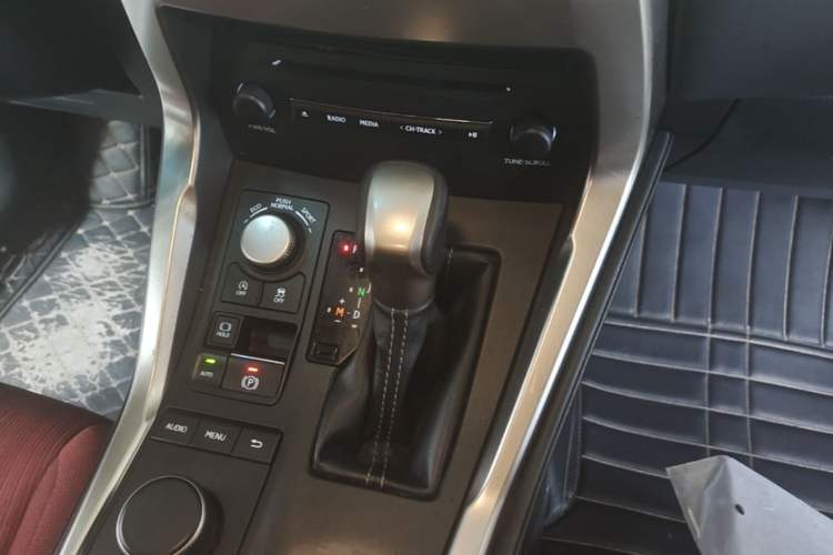 Used Lexus NX 2015 200 Front-Wheel Drive X-Trail SE Edition Gear Lever