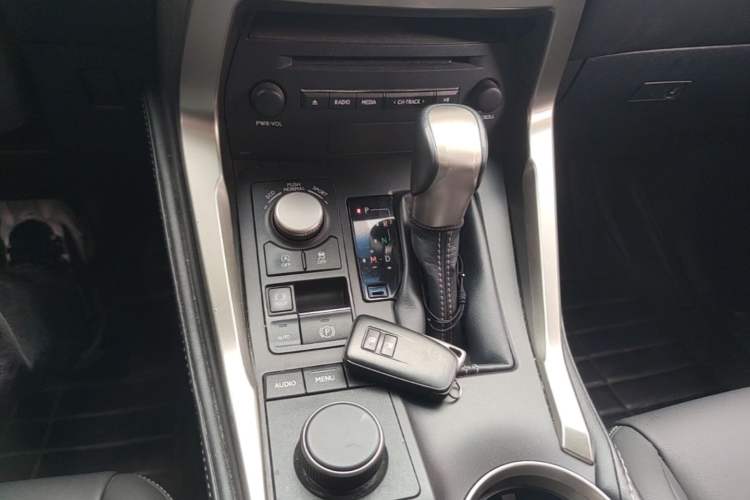 Used Lexus NX 2015 200T All-Wheel-Drive Fēngshàng Edition Gear Lever