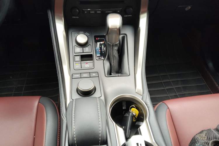 Used Lexus NX 2015 200T All-Wheel-Drive Fēngshàng Edition Gear Lever