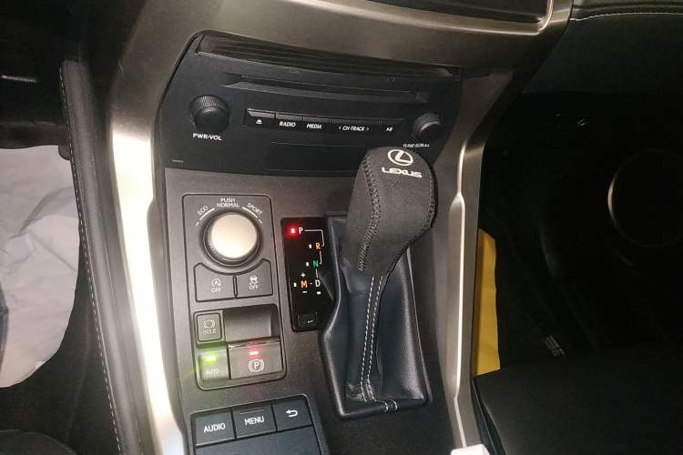 Used Lexus NX 2015 200T All-Wheel-Drive Fēngshàng Edition Gear Lever