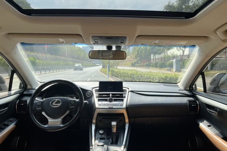Used Lexus NX 2015 200T All-Wheel-Drive Fēngshàng Edition Interior 1