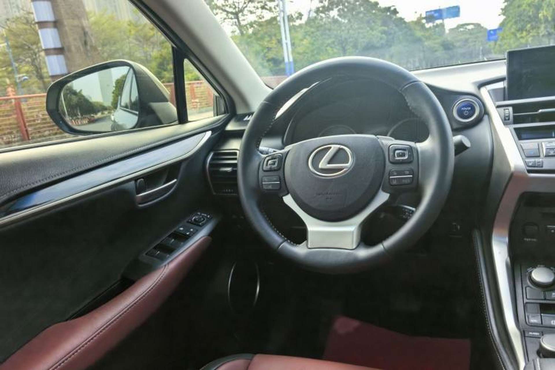 Used Lexus NX 2015 300h All-Wheel-Drive Fēngzhì Edition Interior 3