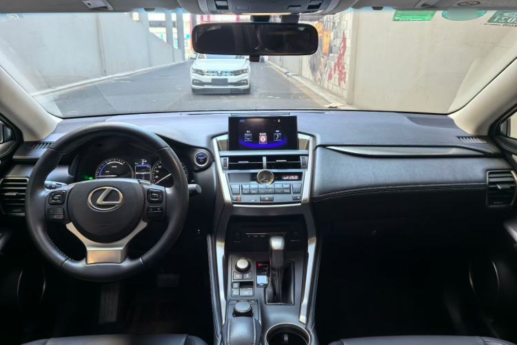 Used Lexus NX 2015 300h Front-Drive Fēngshàng Edition Interior 3