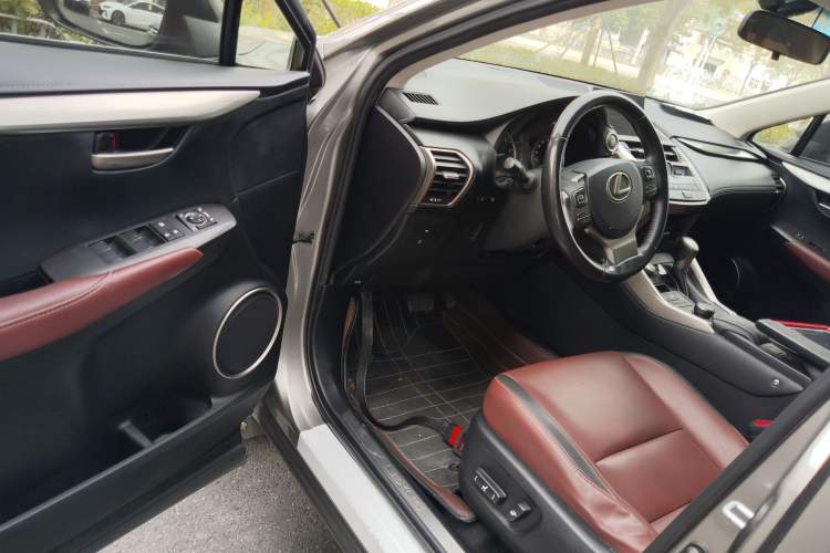 Used Lexus NX 2015 200T All-Wheel-Drive Fēngshàng Edition Interior 3