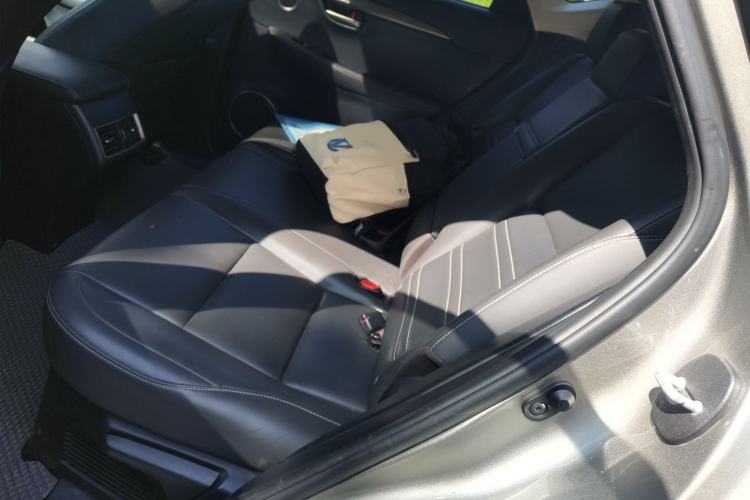 Used Lexus NX 2015 200T All-Wheel-Drive Fēngshàng Edition Interior 4