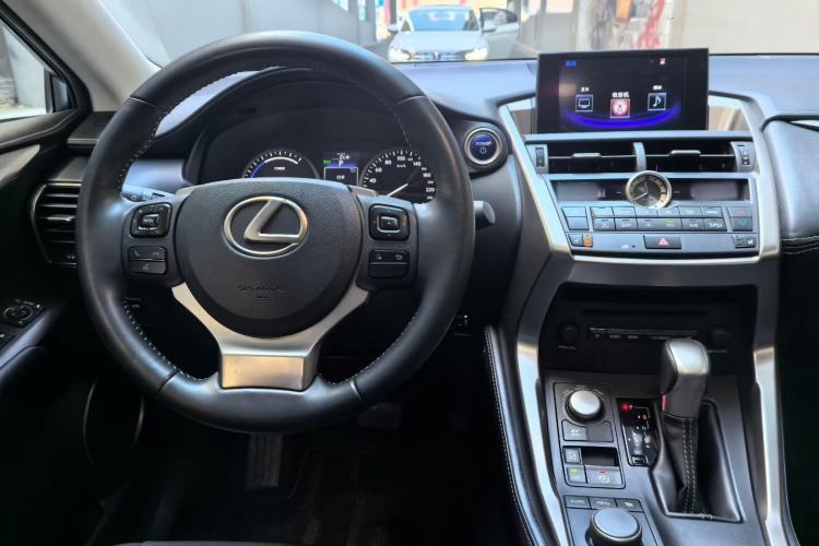 Used Lexus NX 2015 300h Front-Drive Fēngshàng Edition Interior 4