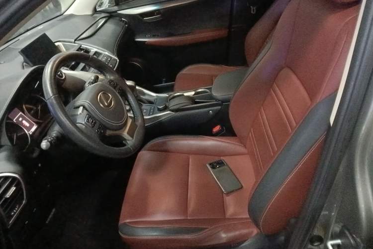 Used Lexus NX 2015 300h Front-Drive Fēngshàng Edition Left Front Seat