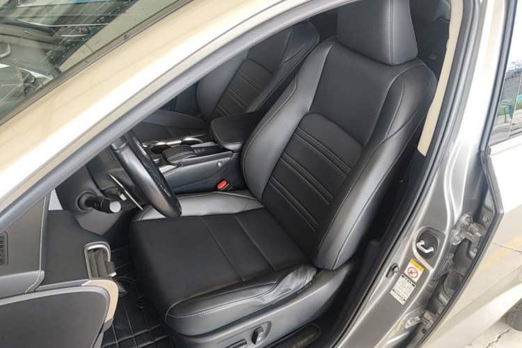 Used Lexus NX 2015 200T All-Wheel-Drive Fēngshàng Edition Left Front Seat