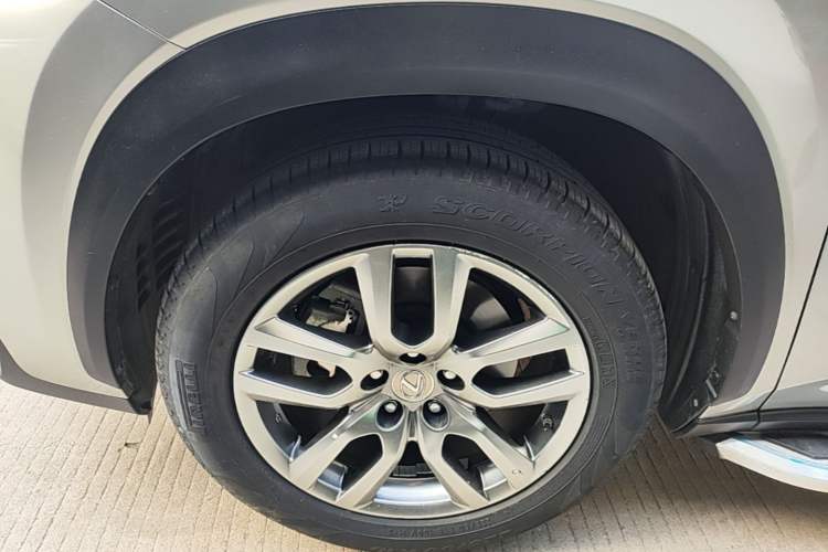 Used Lexus NX 2015 200T All-Wheel-Drive Fēngshàng Edition Left Front Wheel Hub