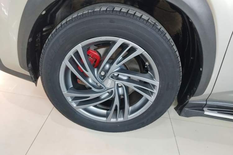 Used Lexus NX 2015 300h All-Wheel-Drive Fēngzhì Edition Left Front Wheel Hub