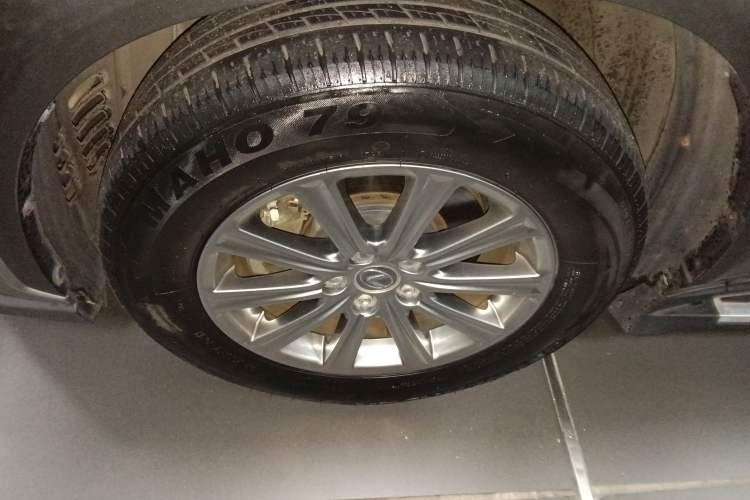 Used Lexus NX 2015 300h Front-Drive Fēngshàng Edition Left Front Wheel Hub