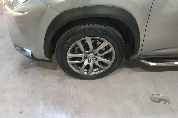 Used Lexus NX 2015 200T All-Wheel-Drive Fēngshàng Edition Left Front Wheel Hub