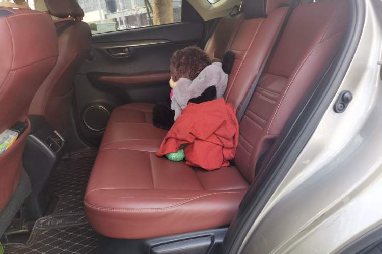 Used Lexus NX 2015 200T All-Wheel-Drive Fēngshàng Edition Left Rear Seat