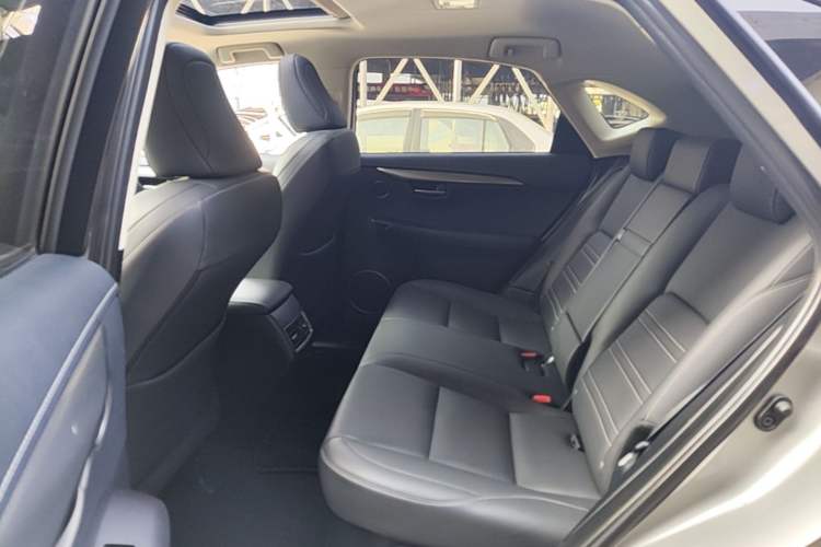 Used Lexus NX 2015 200T All-Wheel-Drive Fēngshàng Edition Left Rear Seat