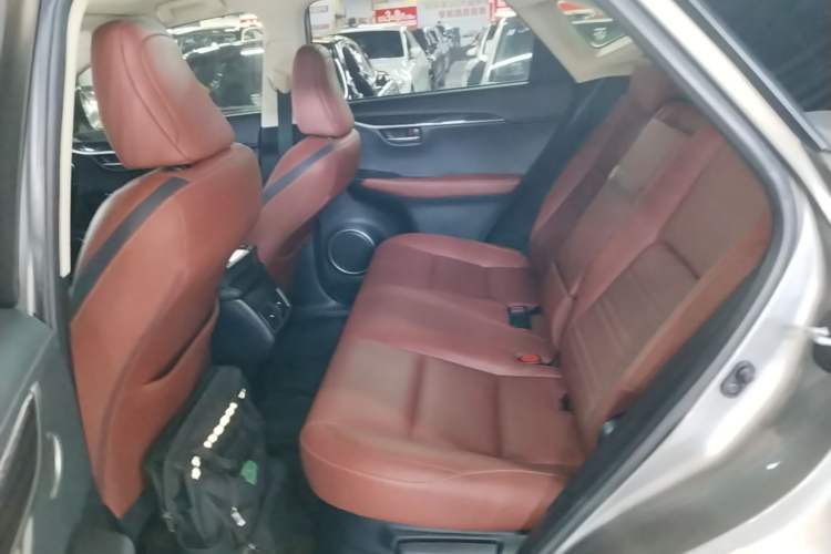Used Lexus NX 2015 300h All-Wheel-Drive Fēngzhì Edition Left Rear Seat