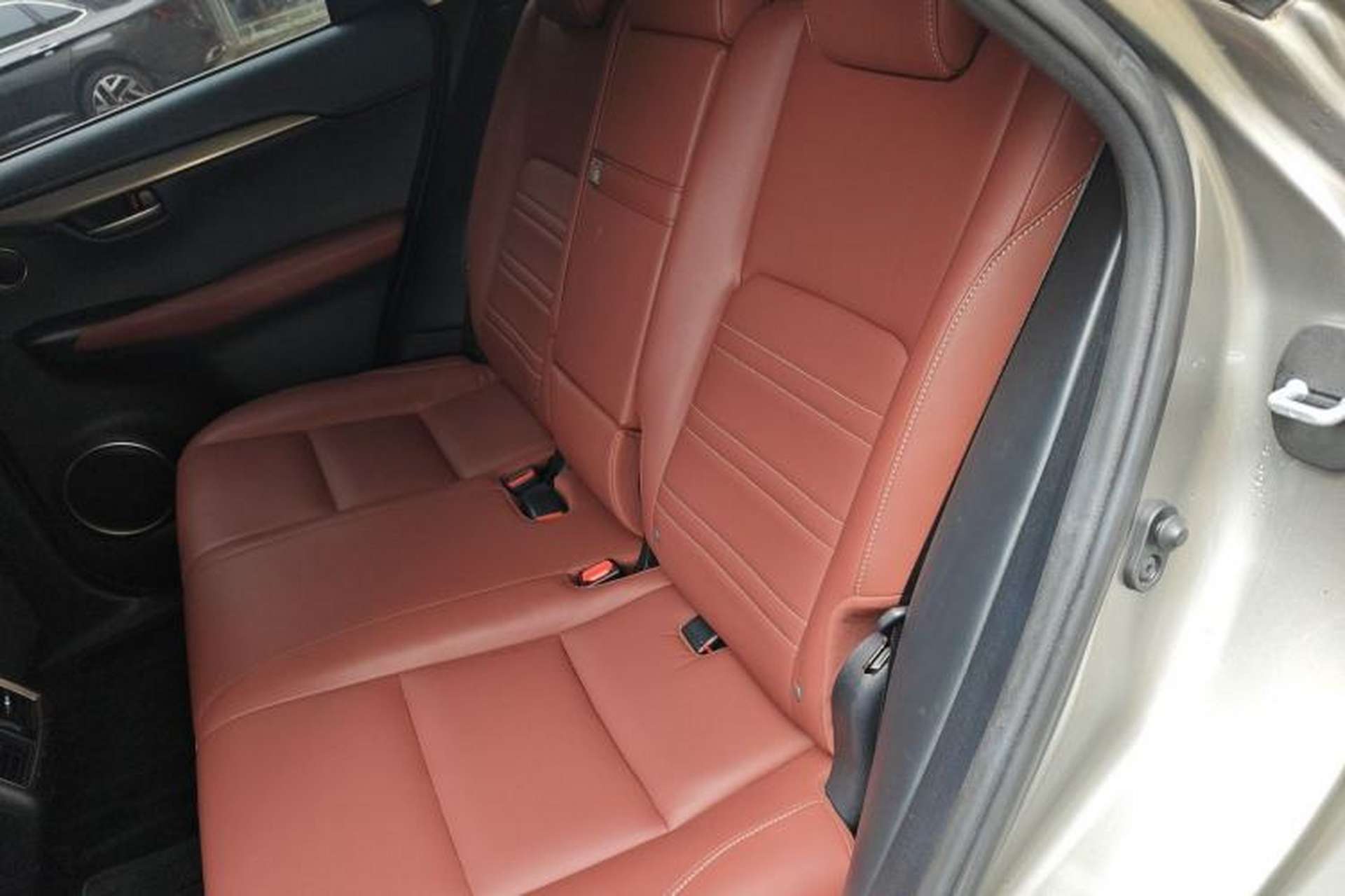 Used Lexus NX 2015 200T All-Wheel-Drive Fēngshàng Edition Left Rear Seat