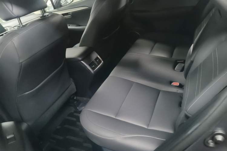 Used Lexus NX 2015 200T All-Wheel-Drive Fēngshàng Edition Left Rear Seat
