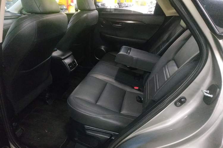 Used Lexus NX 2015 200T All-Wheel-Drive Fēngshàng Edition Left Rear Seat