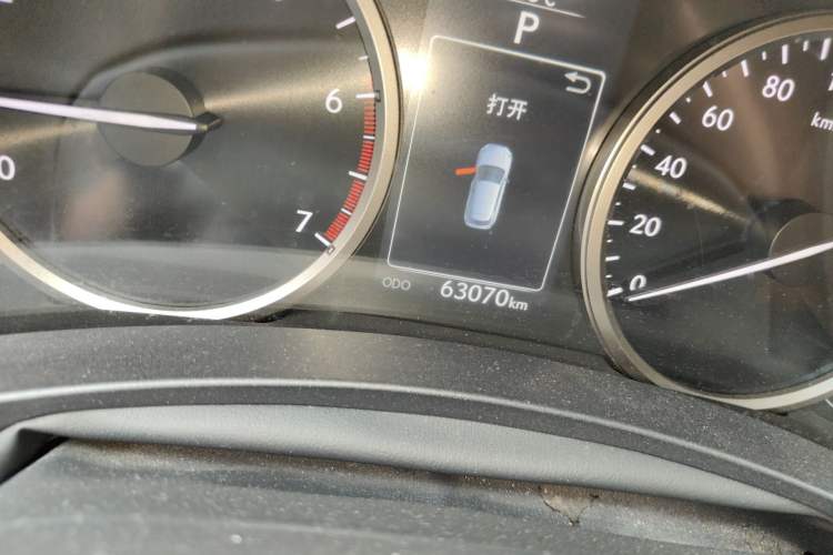 Used Lexus NX 2015 200T All-Wheel-Drive Fēngshàng Edition Odometer Close Up