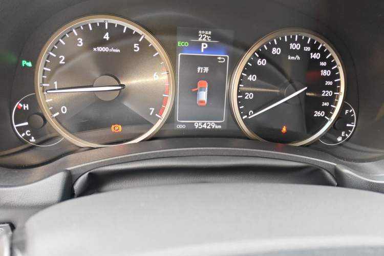 Used Lexus NX 2015 200T All-Wheel-Drive Fēngshàng Edition Odometer Close Up