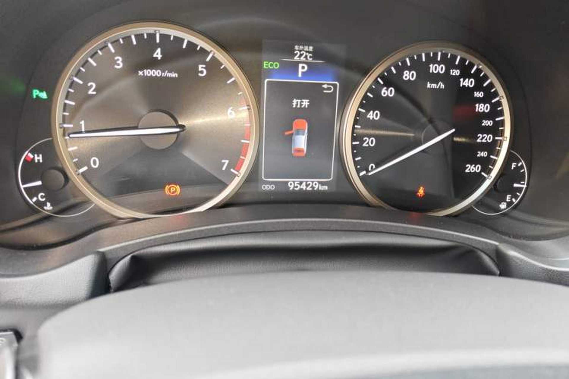 Used Lexus NX 2015 200T All-Wheel-Drive Fēngshàng Edition Odometer Close Up