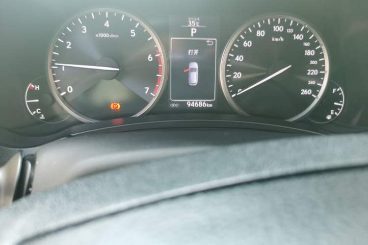 Used Lexus NX 2015 200T All-Wheel-Drive Fēngshàng Edition Odometer Close Up