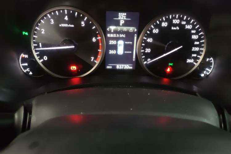 Used Lexus NX 2015 200T All-Wheel-Drive Fēngshàng Edition Odometer Close Up