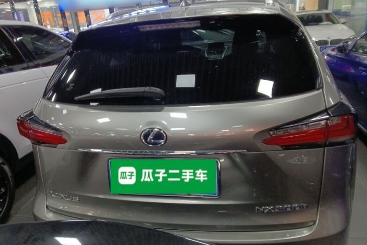 Used Lexus NX 2015 300h Front-Drive Fēngshàng Edition Rear