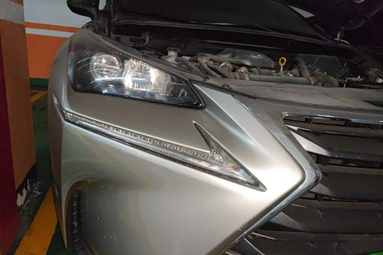 Used Lexus NX 2015 200T All-Wheel-Drive Fēngshàng Edition Right Front Headlight