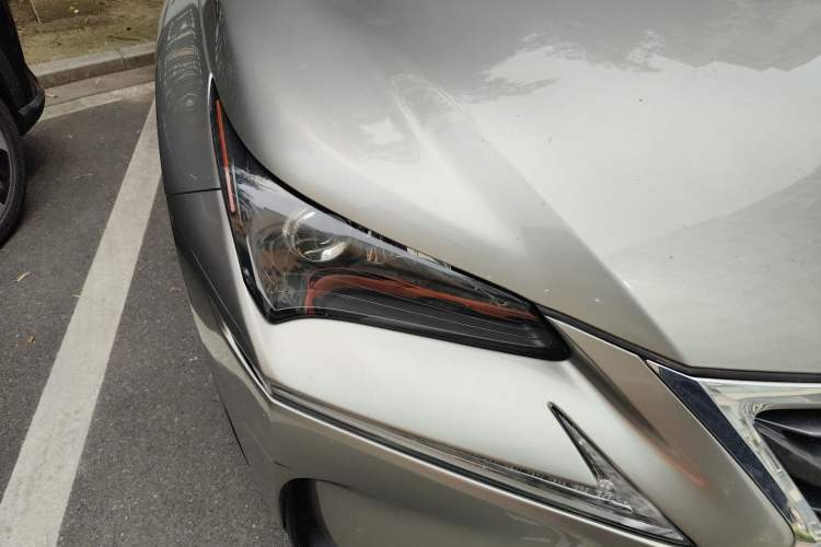 Used Lexus NX 2015 200T All-Wheel-Drive Fēngshàng Edition Right Front Headlight