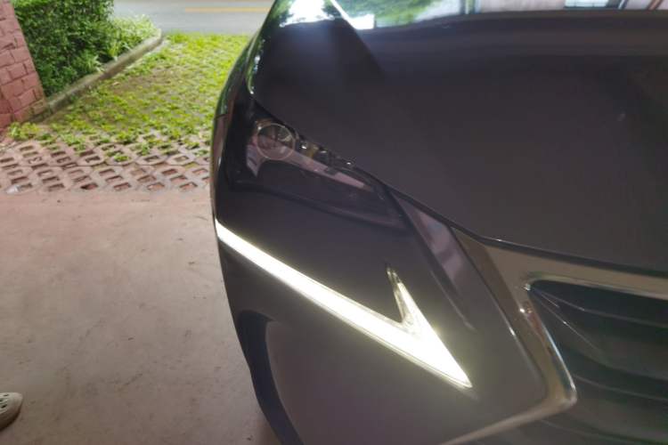 Used Lexus NX 2015 200T All-Wheel-Drive Fēngshàng Edition Right Front Headlight
