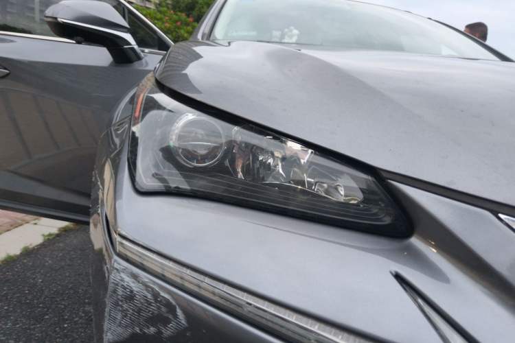 Used Lexus NX 2015 200 Front-Wheel Drive X-Trail SE Edition Right Front Headlight