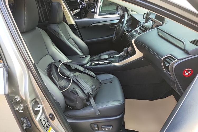 Used Lexus NX 2015 200T All-Wheel-Drive Fēngshàng Edition Right Front Seat