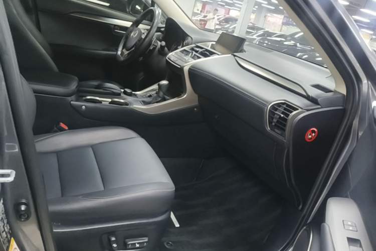 Used Lexus NX 2015 200T All-Wheel-Drive Fēngshàng Edition Right Front Seat