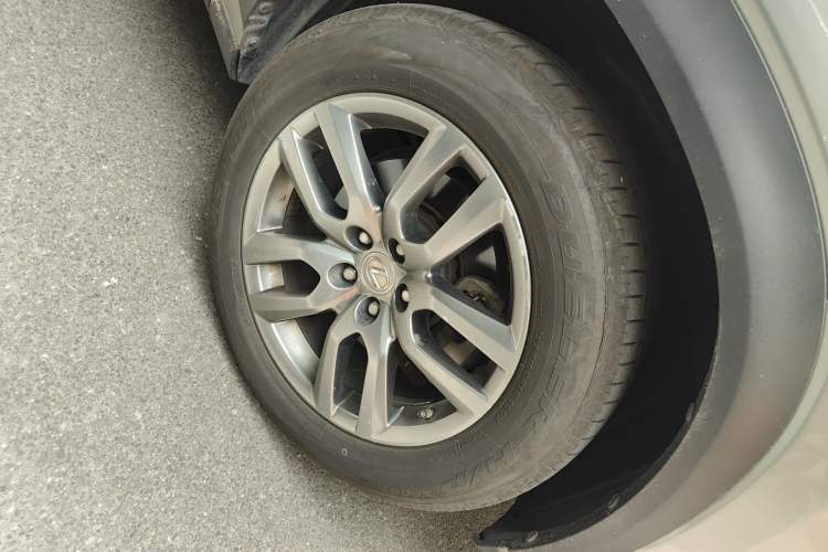Used Lexus NX 2015 200T All-Wheel-Drive Fēngshàng Edition Right Front Wheel Hub