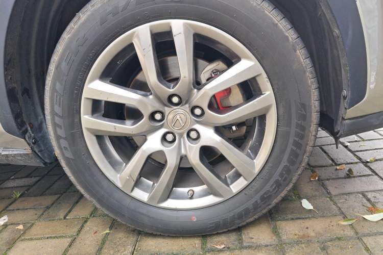 Used Lexus NX 2015 200T All-Wheel-Drive Fēngshàng Edition Right Front Wheel Hub