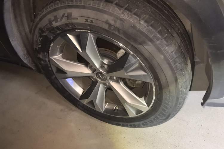 Used Lexus NX 2015 300h All-Wheel Drive Sharp Edition Right Front Wheel Hub