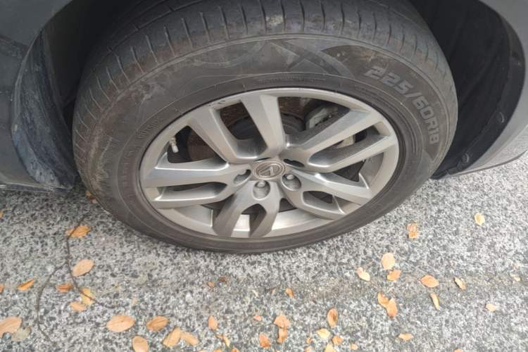 Used Lexus NX 2015 200T All-Wheel-Drive Fēngshàng Edition Right Front Wheel Hub