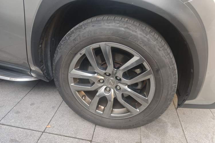 Used Lexus NX 2015 200T All-Wheel-Drive Fēngshàng Edition Right Front Wheel Hub