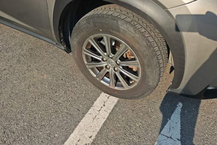 Used Lexus NX 2015 200 All-Wheel Drive Fēngshàng Edition Right Front Wheel Hub