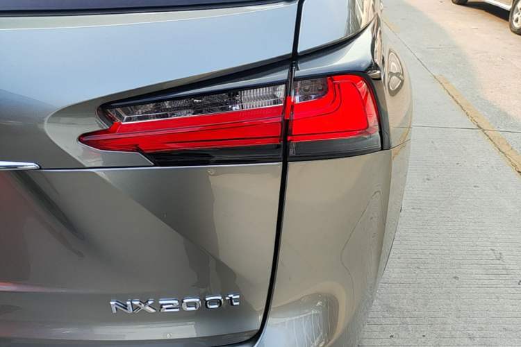 Used Lexus NX 2015 200T All-Wheel-Drive Fēngshàng Edition Right Rear Taillight