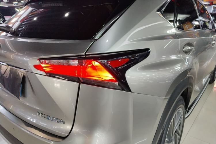 Used Lexus NX 2015 300h All-Wheel-Drive Fēngzhì Edition Right Rear Taillight