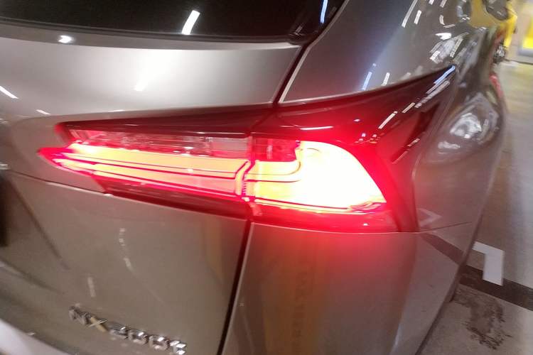 Used Lexus NX 2015 200T All-Wheel-Drive Fēngshàng Edition Right Rear Taillight