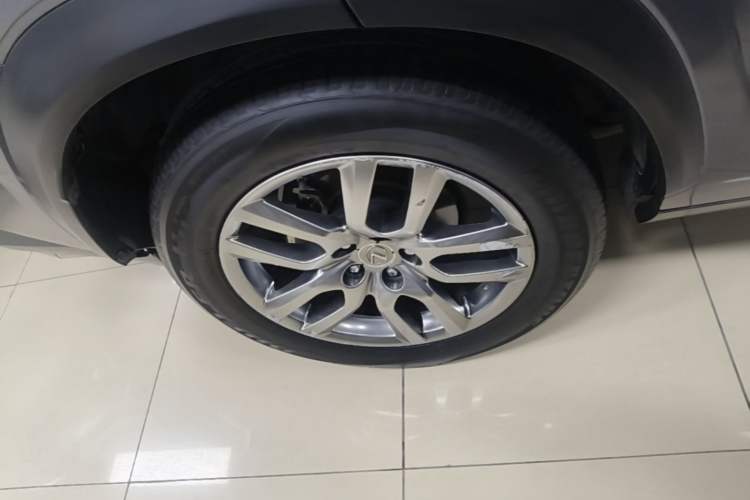 Used Lexus NX 2015 200T All-Wheel-Drive Fēngshàng Edition Right Rear Wheel Hub