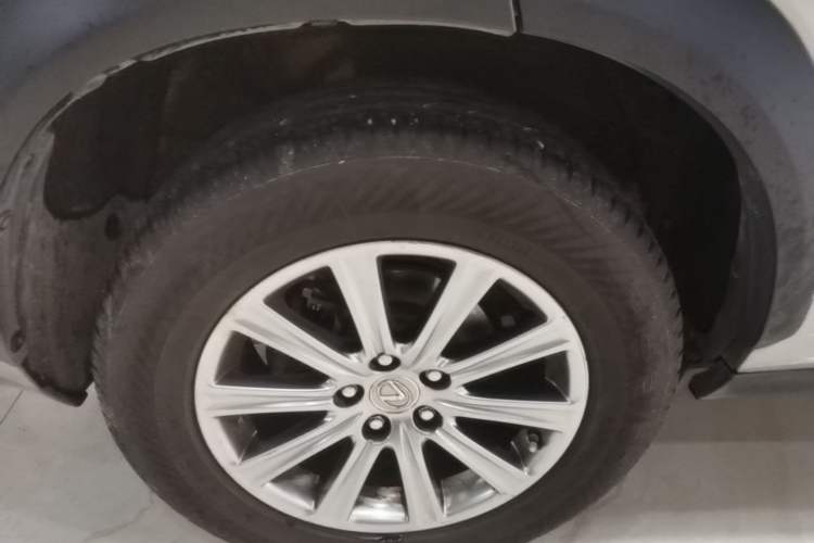 Used Lexus NX 2015 200 Front-Wheel Drive X-Trail SE Edition Right Rear Wheel Hub