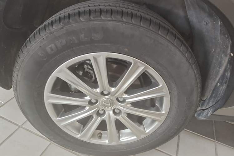 Used Lexus NX 2015 200 Front-Wheel Drive X-Trail SE Edition Right Rear Wheel Hub