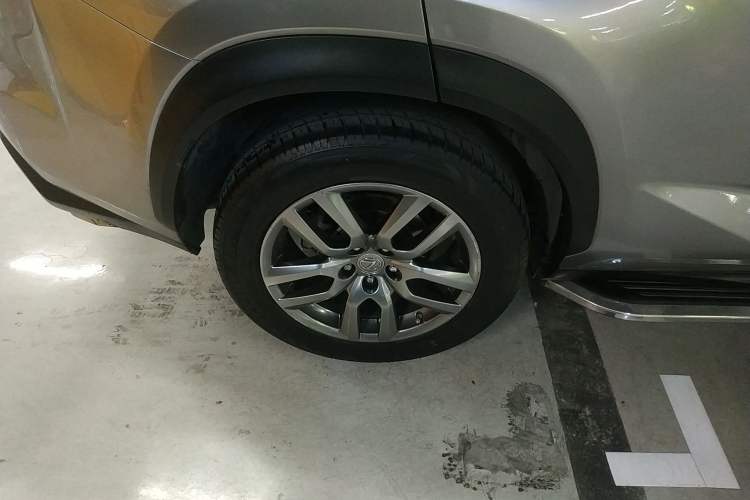 Used Lexus NX 2015 200T All-Wheel-Drive Fēngshàng Edition Right Rear Wheel Hub