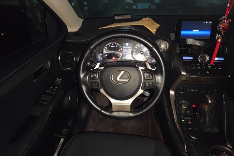 Used Lexus NX 2015 200T All-Wheel-Drive Fēngshàng Edition Steering Wheel